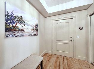 151 NW Country Village Rd NE #1233, Calgary, AB T3K5X5