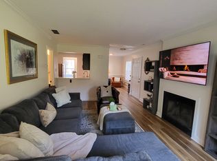 821 Selwyn Oaks Ct APT A, Charlotte, NC 28209
