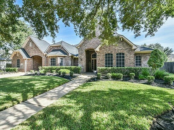 2nd image of 12610 Wildwood Bend Ln