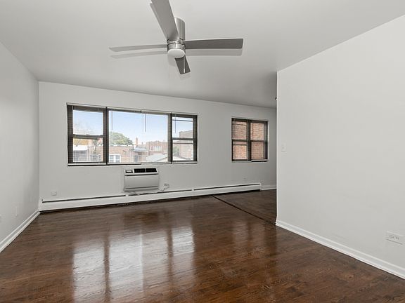 5th image of 8039 S King Dr #202
