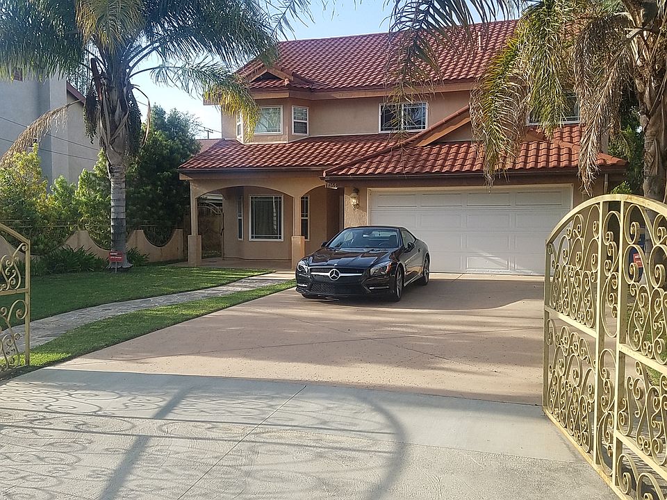 1st image of 12165 Tiara St