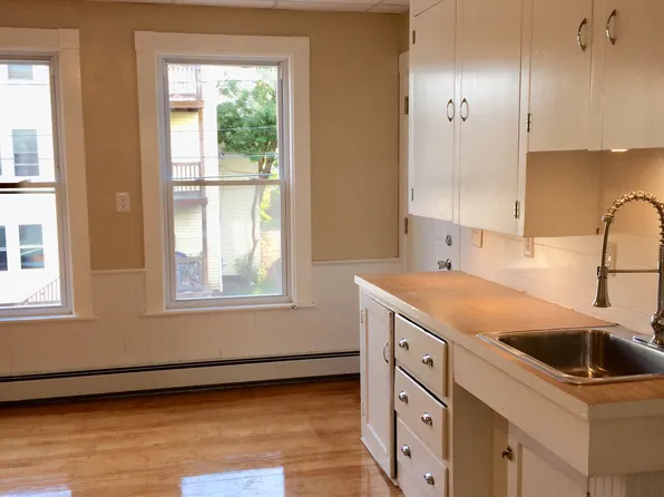 98 Walnut St, Lewiston, ME