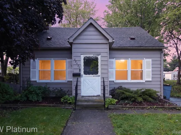 22436 Doremus St, Saint Clair Shores, MI 48080