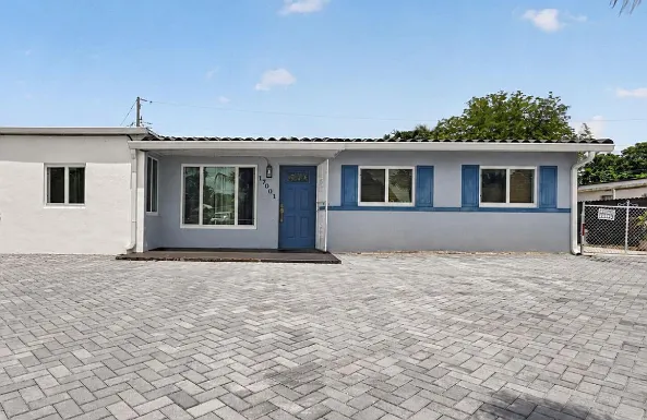 17001 NW 53rd Ct — Photo 1