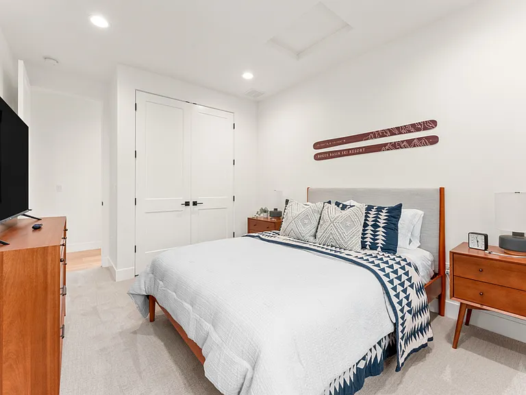 N Lancaster Pl — Photo 24