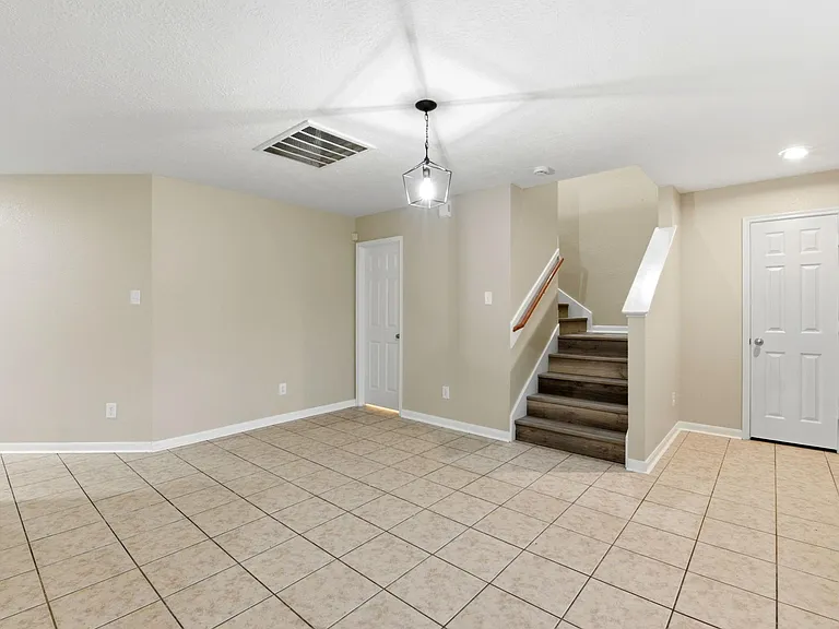 1230 Grassy View Dr — Photo 12