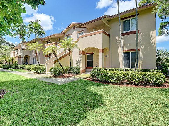 3rd image of 4527 Oak Terrace Drive
