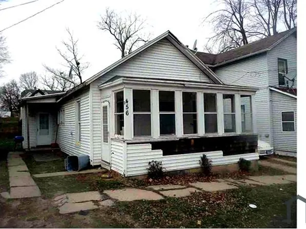 456 S Benton Ave #1, Freeport, IL 61032