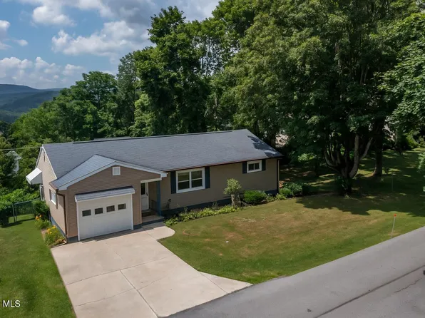 4916 5th Ave, Altoona, PA 16602
