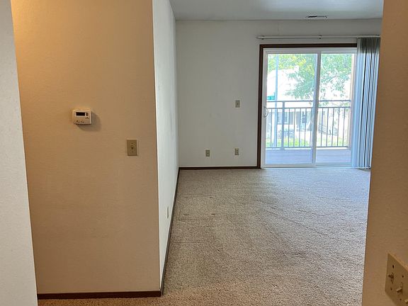 5th image of 2109 Vinton St APT 24