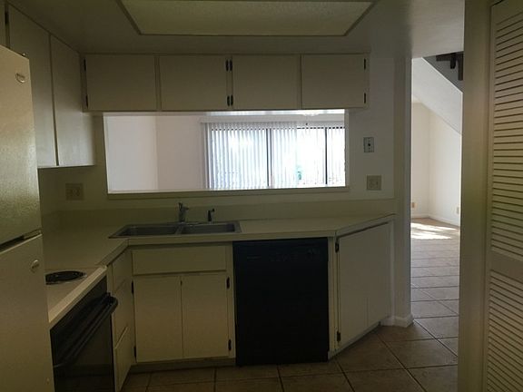3rd image of 34 Emerald Ct
