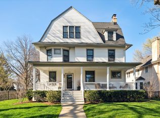 932 Lake Ave, Wilmette, IL 60091