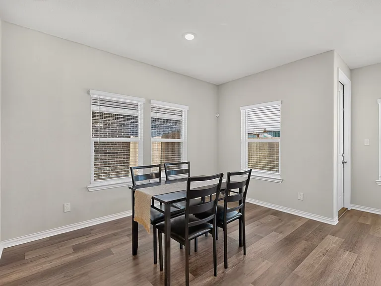 3531 Columbus St — Photo 16