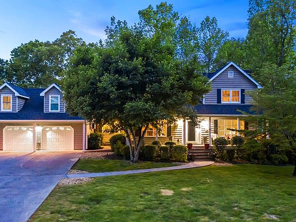 2nd image of 3421 Ramblewood Cir NW