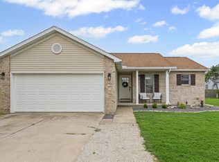 1109 Meadow View Ct, Mattoon, IL 61938