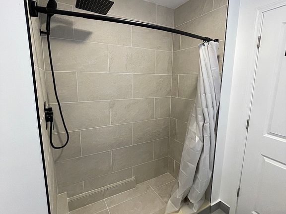 4th image of 2637 W Superior St #2