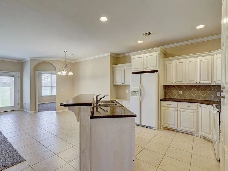 11312 NW 121st Pl — Photo 4