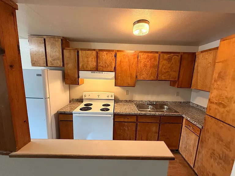 2139 Biehn St #16 — Photo 4