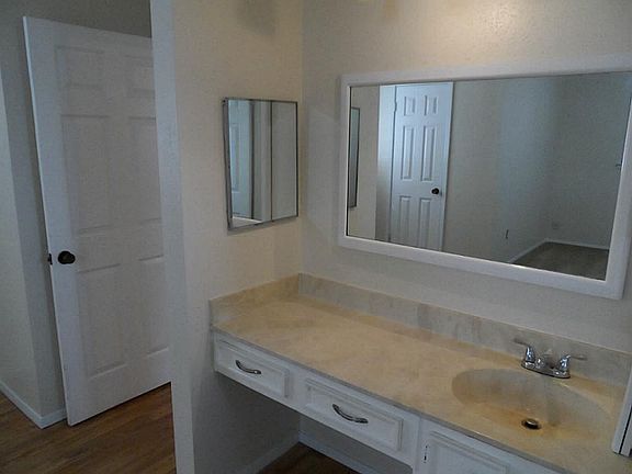 4th image of 16203 Bougainvilla Ln