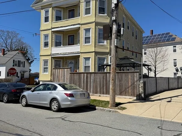 377 Earle St, New Bedford, MA 02746