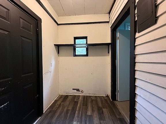 4th image of 653 Cherry St