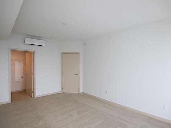5th image of 555 S King St #4209-1