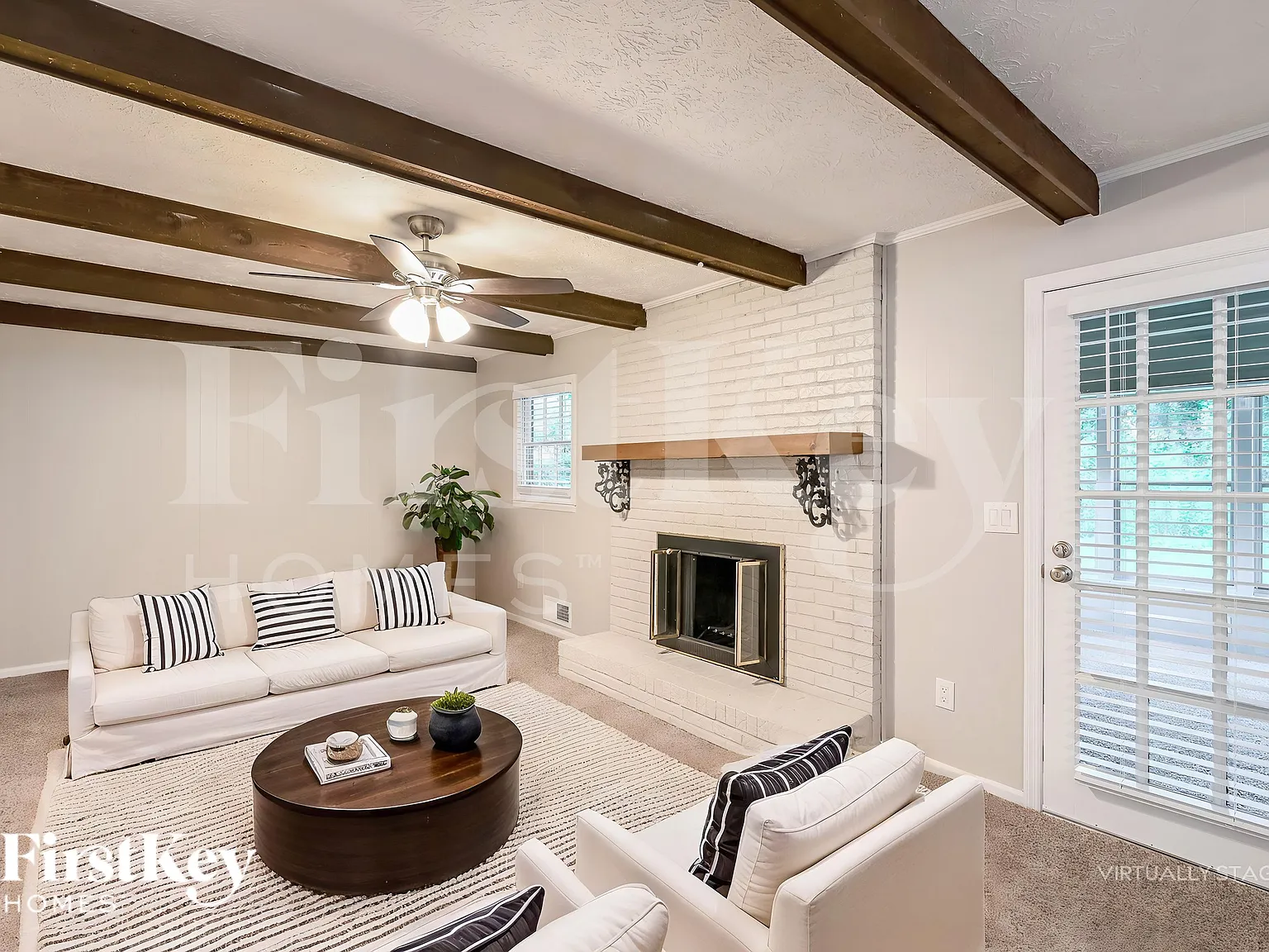 3 bed, 2.0 bath, 1761 sqft, $2,120 — Photo 3