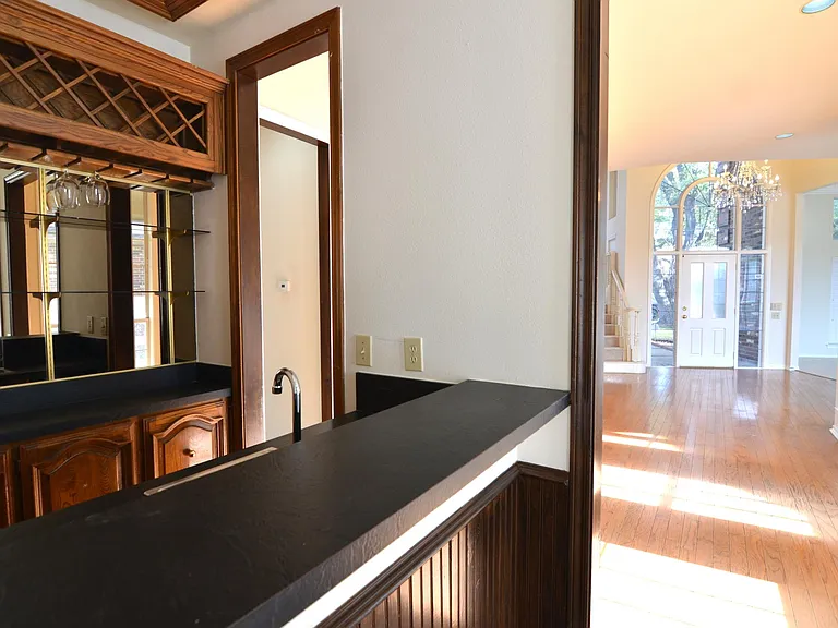 7000 Ivory Ct — Photo 9