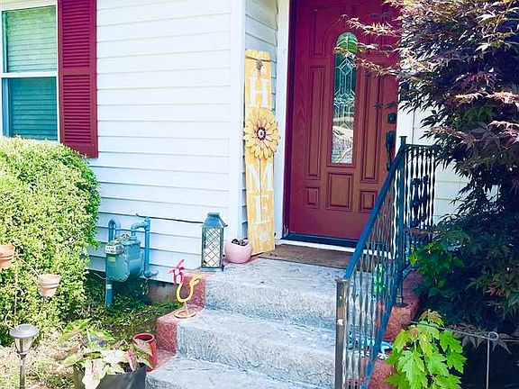 3rd image of 734 E Albany Ave