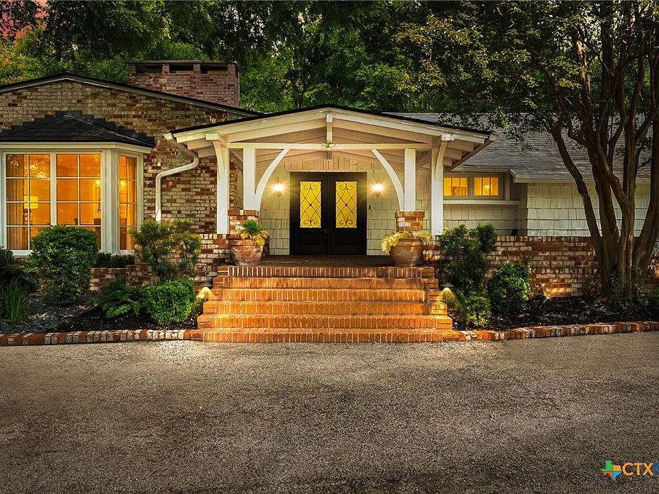 1st image of 4005/4007 El Capitan Dr