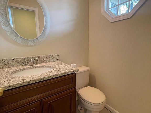 3rd image of 405 Windsor Ridge Ct