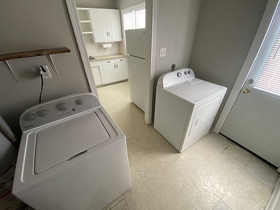 4th image of 840 Navaho Ave