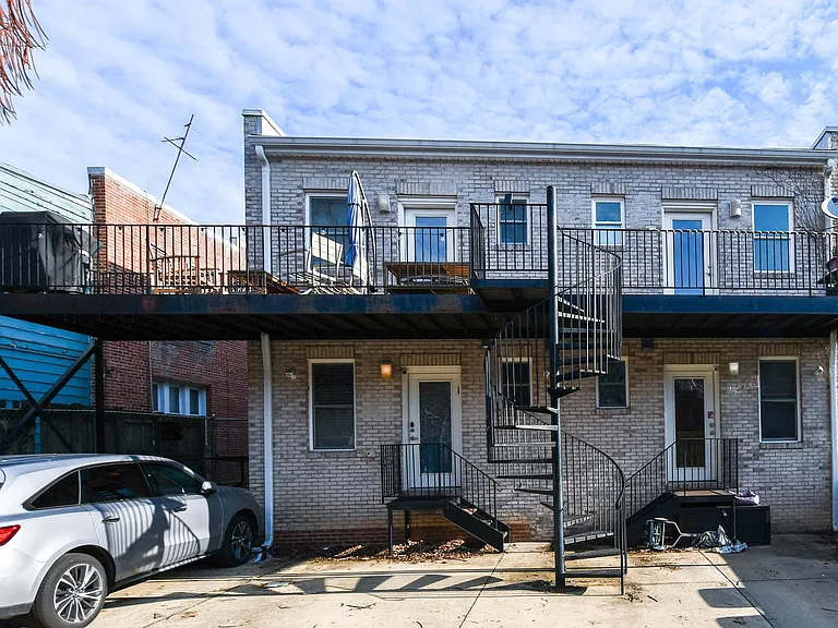 913 Quincy St NE #3 — Photo 48