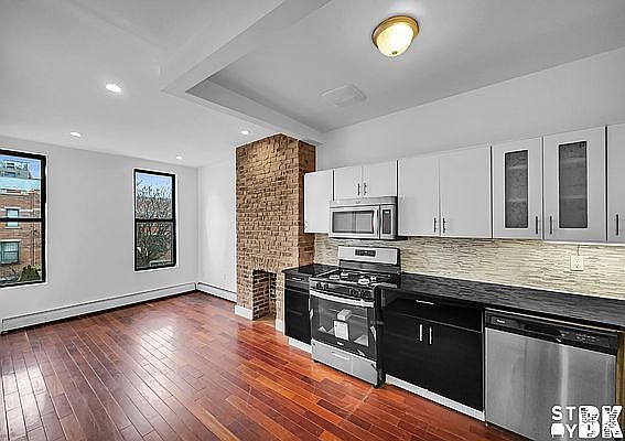1st image of 142 Sumpter St #2