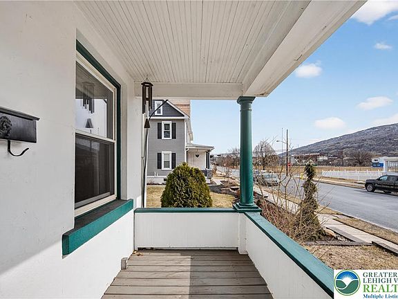 4th image of 671 Franklin Ave