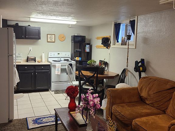 4th image of 636 E Carter St #B