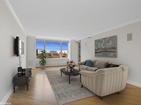3rd image of 1301 N Dearborn St APT 803
