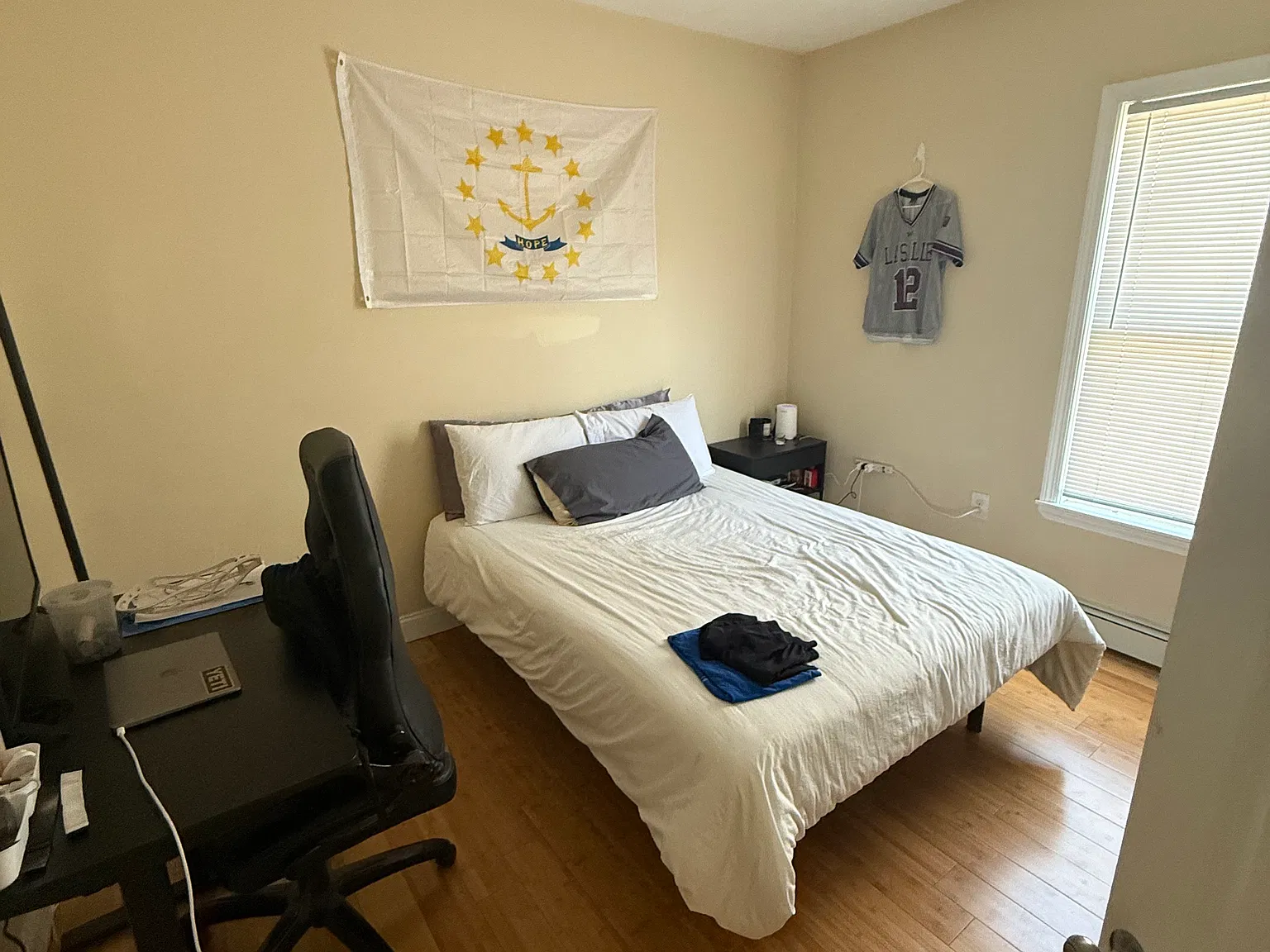 3 bed, 825 sqft, $4,500 — Photo 4