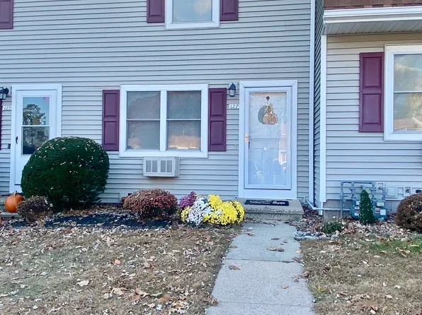 127 Brentwood Drive #127, Wallingford, CT 06492