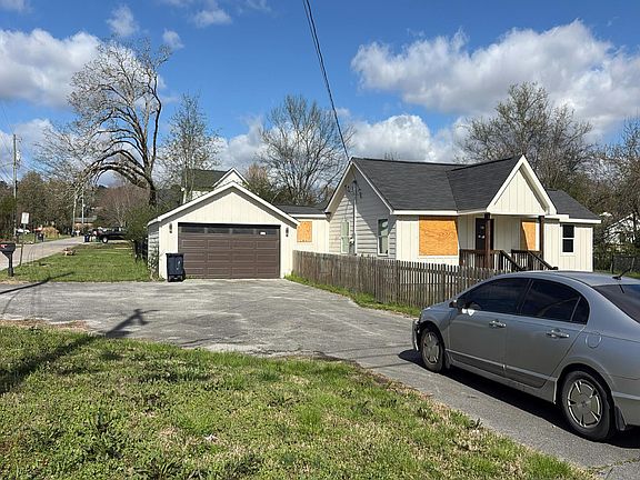 3rd image of 1437 Greens Lake Rd