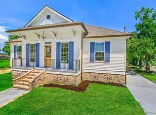2917 Volpe Dr, Chalmette, LA 70043