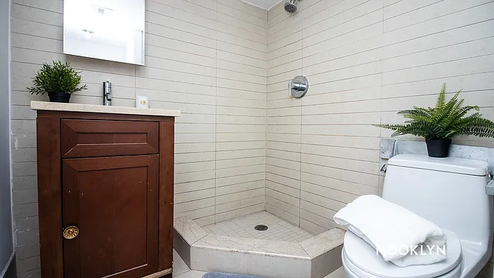 Rented by Nooklyn NYC LLC | media 38