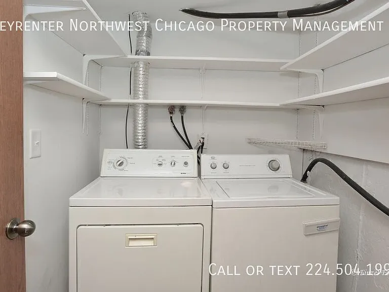 1212 Stratford Ln — Photo 13