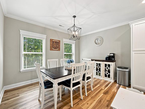 5th image of 103 Windy Oak Dr