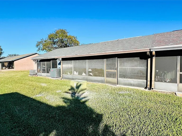 2531 King Oak Cir — Photo 15