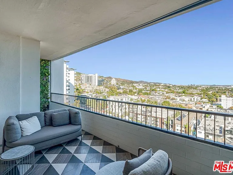 1100 Alta Loma Rd #1404A — Photo 32