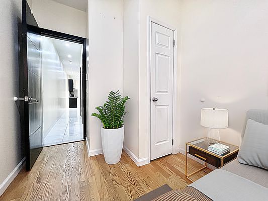 5th image of 249 W 109th St APT 2