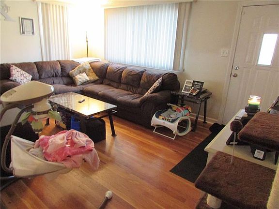 2nd image of 205 Worthington Ave