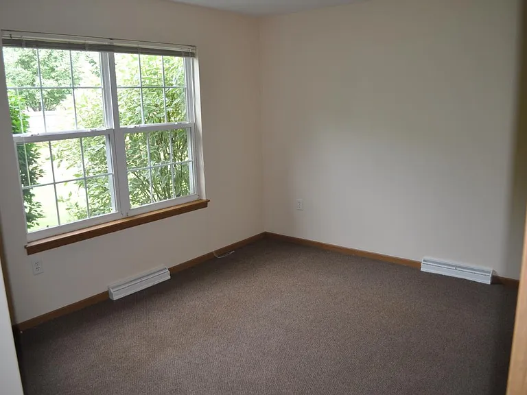 329 Heritage Ln — Photo 6