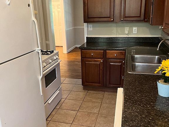 4th image of 2832 Monticello Pl